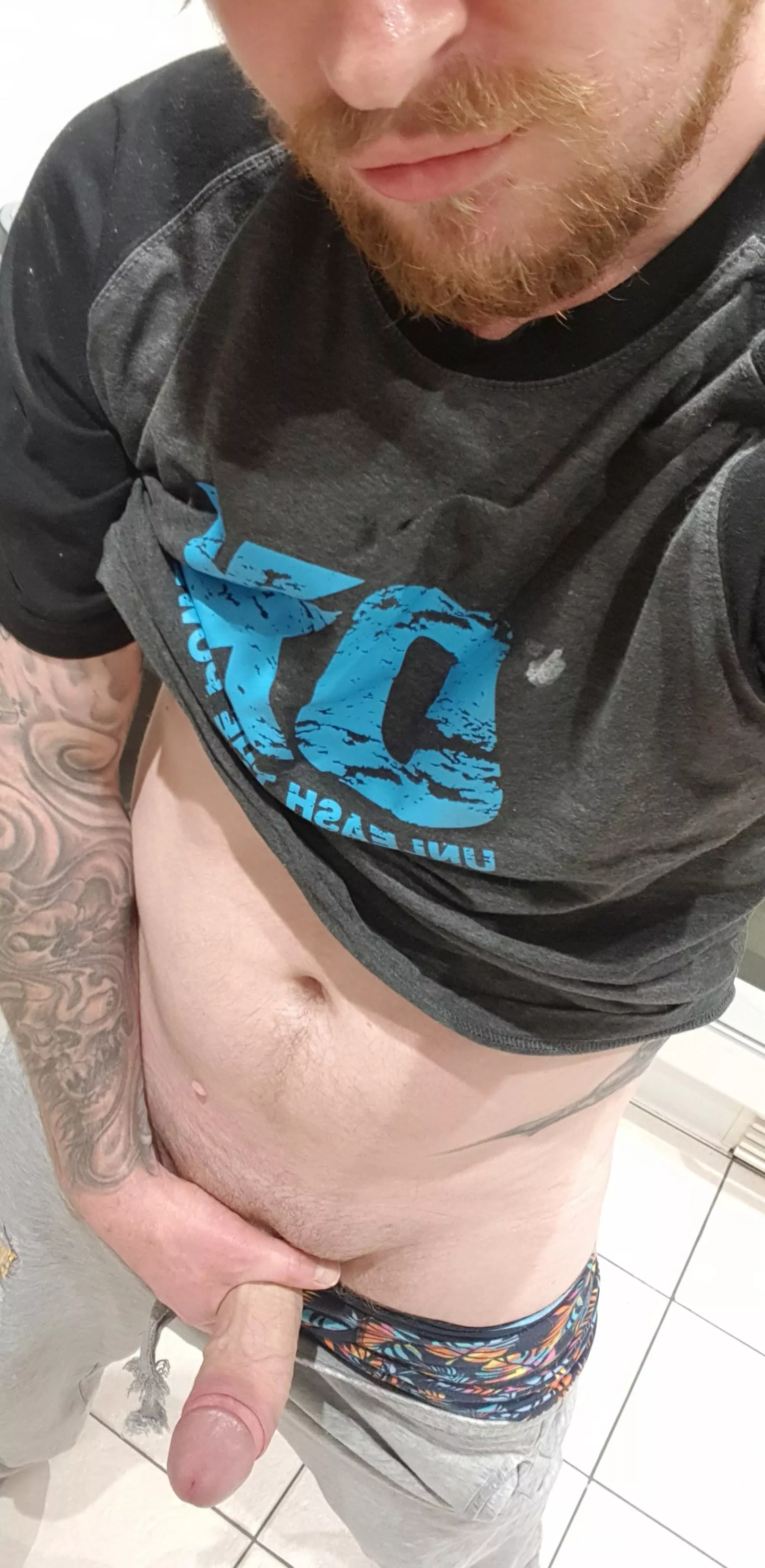 Is it me or do I have a nice cock? Is it me or do I have a nice cock?