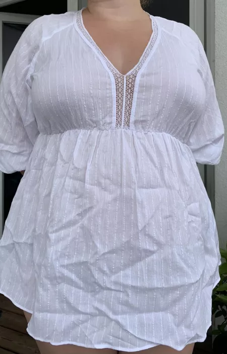 is it ok to go shopping braless with this white shirt? [f]38