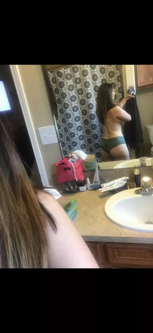 Is me being a married mom of 3 going to stop you from pounding/cumming in me?😏 female