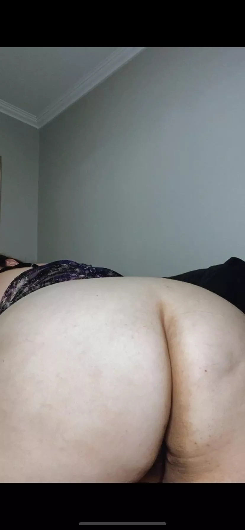 Is my booty big for a white girl? 👄😋