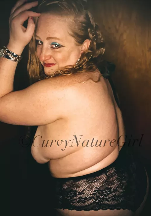Is side boob accepted here?
