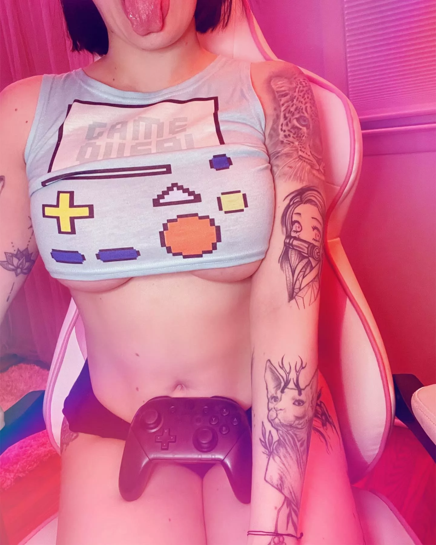 Is that enough underboob??