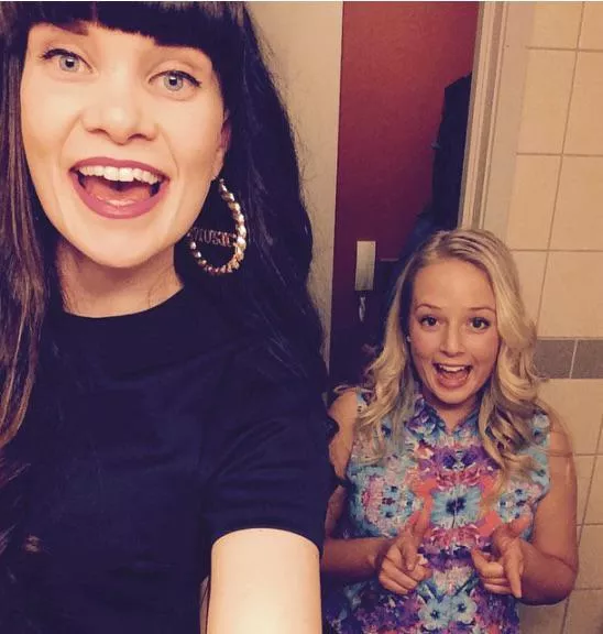 Is the blonde tiny or brunette huge? Tell me what u think ♠️