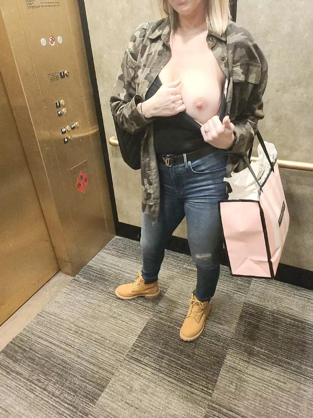 Is there a camera in here......who cares. 🤷‍♀️