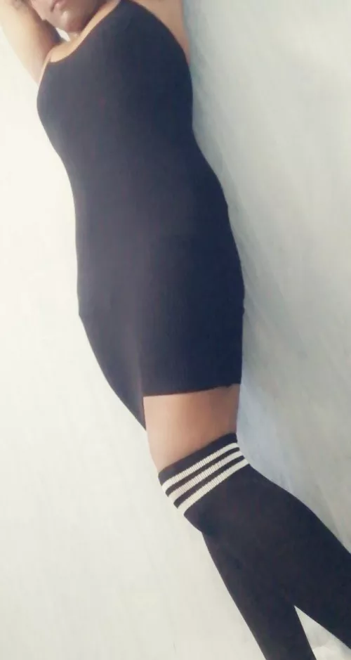 Is this a nice dress if you’d date me for Valentines 👉👈?