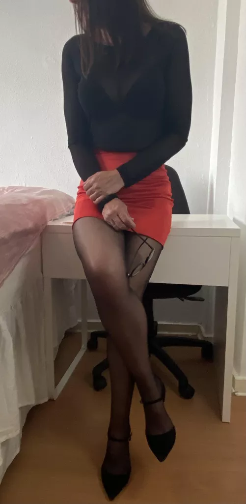 Is this appropriate office wear?