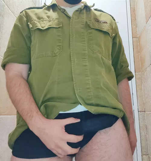 Israeli soldier on duty 😎