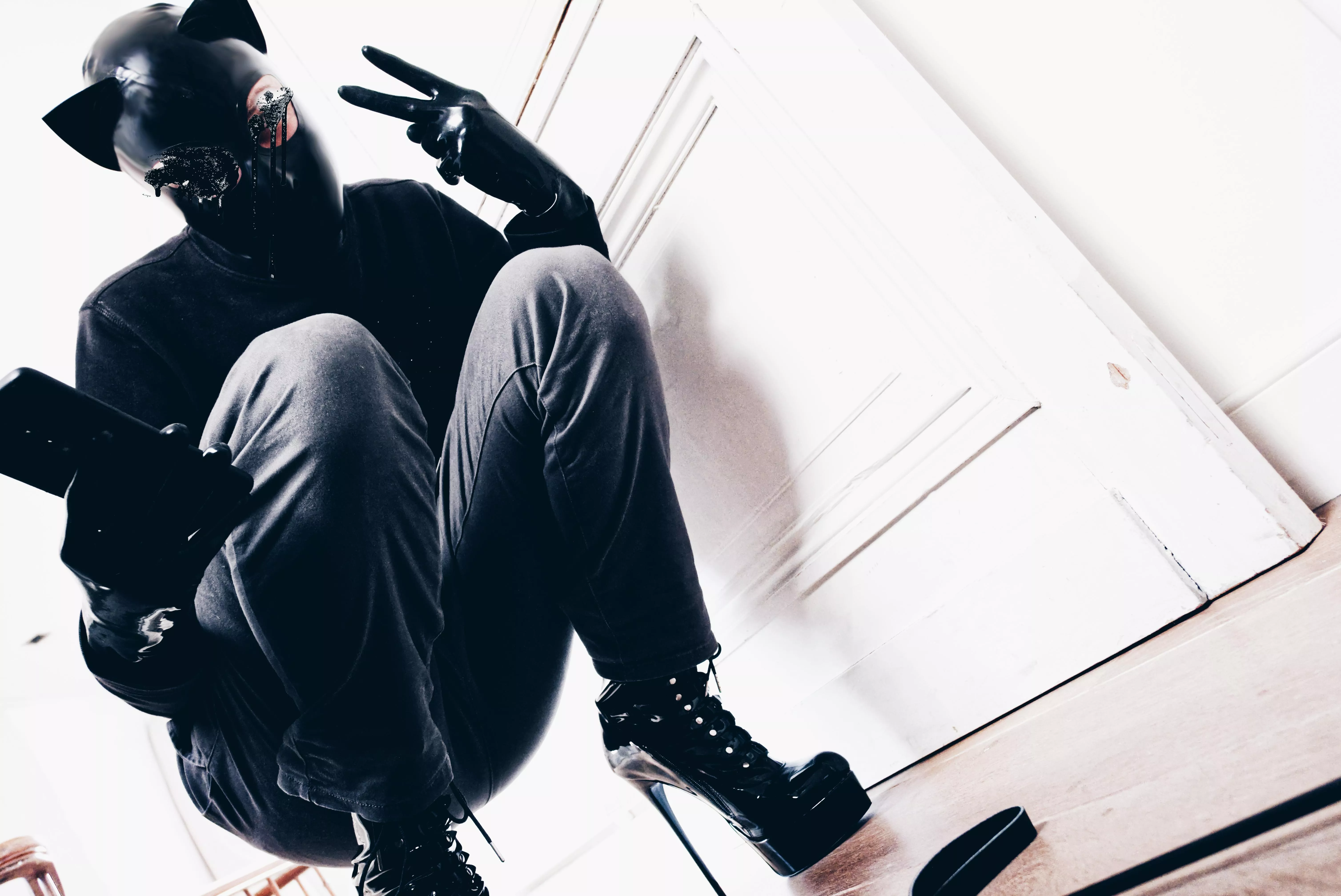 it doesn't always have to be skinpy outfits and lewd poses. Sometimes I just like hearing a sweater and heels 😂