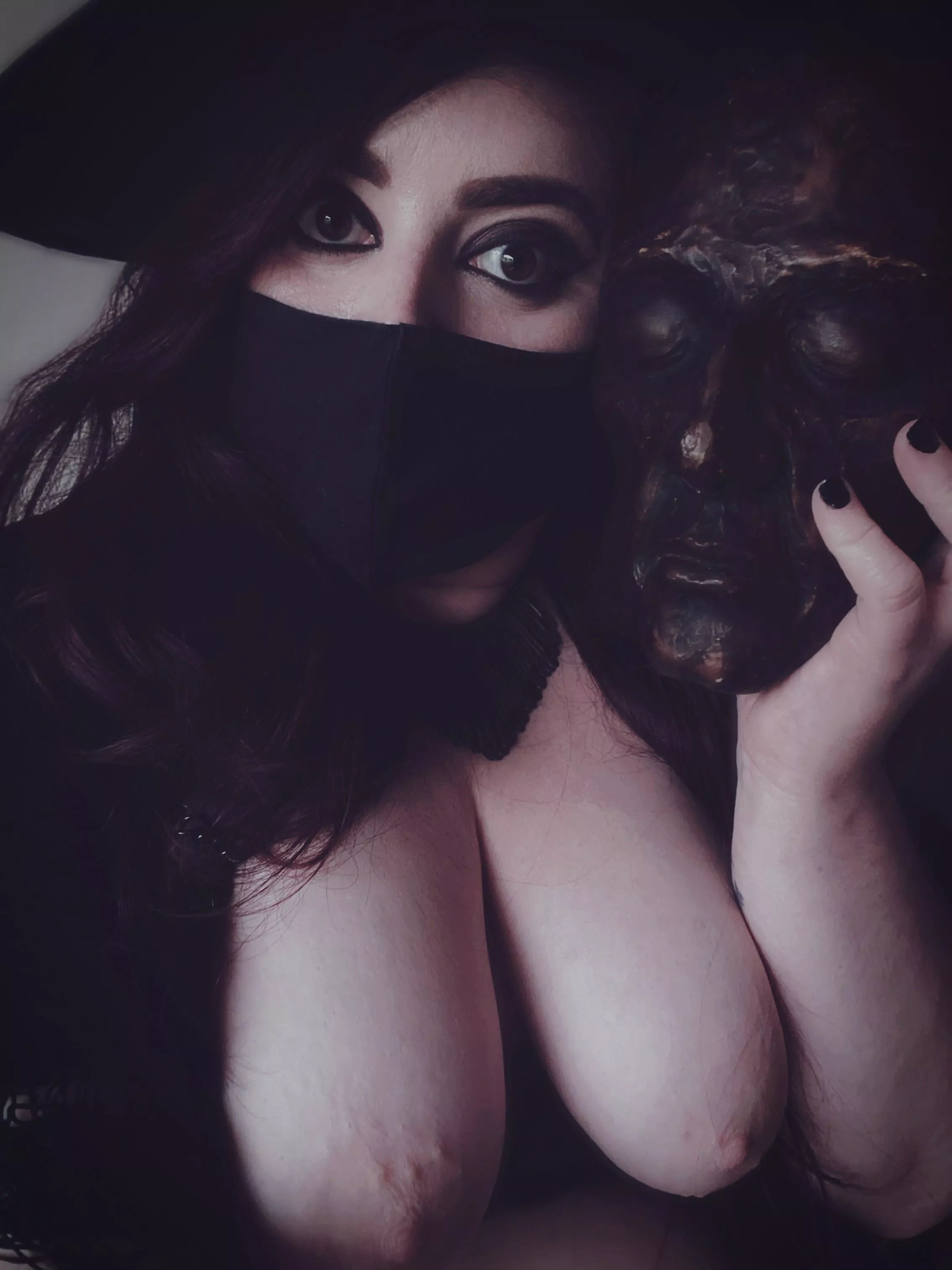 It may just be a very ghostly Spooktober with these areolas of mine... It may just be a very ghostly Spooktober with these areolas of mine...