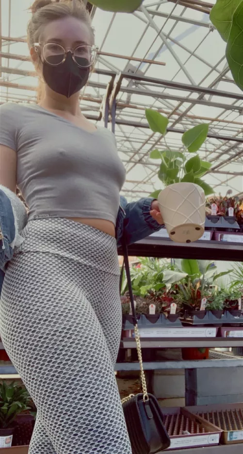 It was a little cold in the garden center today 😉