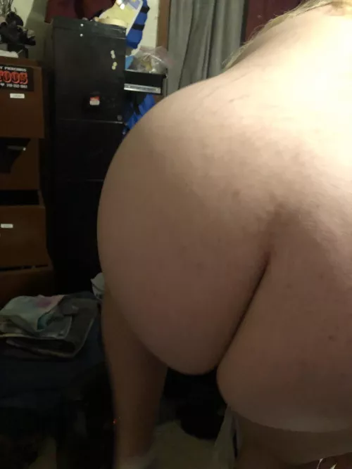 It’s a busy Monday, so here’s some quick butt