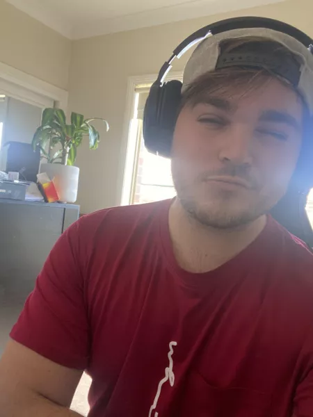 Itβs a good day to chill and play games bros!