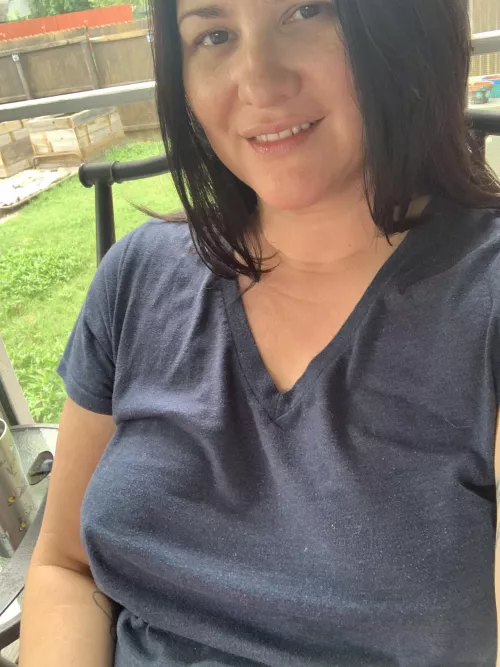 It’s a little chilly this morning, but the sunshine feels so nice!❤️