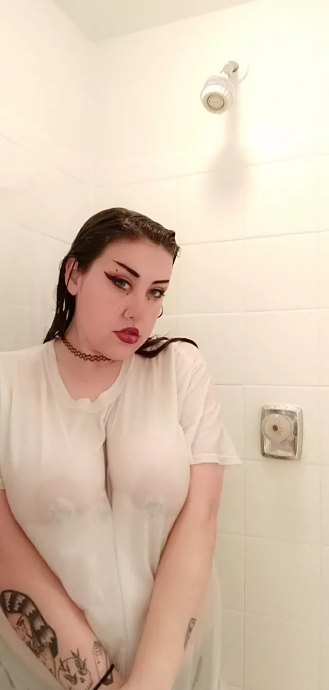 Its a little cold, will you warm me up with your big hands?🌡️