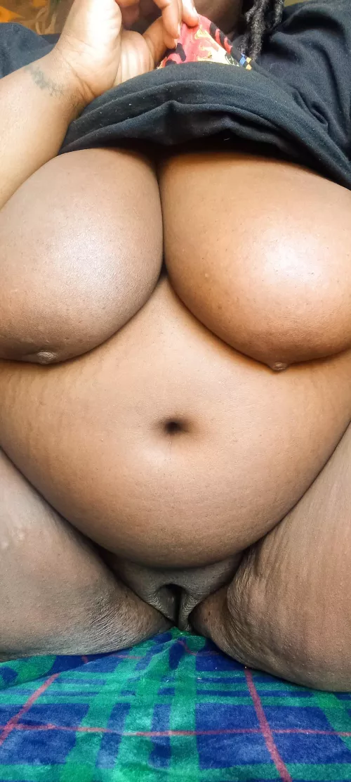 It's about to be cold out. Get you a fat girl to cuddle with. ❤