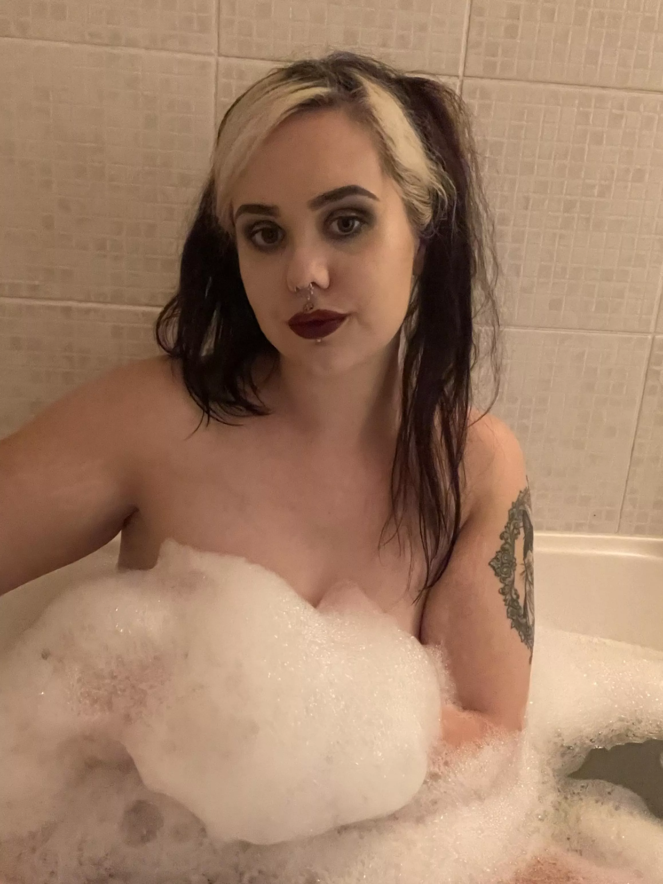 Its Bath time! would anyone like to join me? ๐๐ฆ Its Bath time! would anyone like to join me? ๐๐ฆ