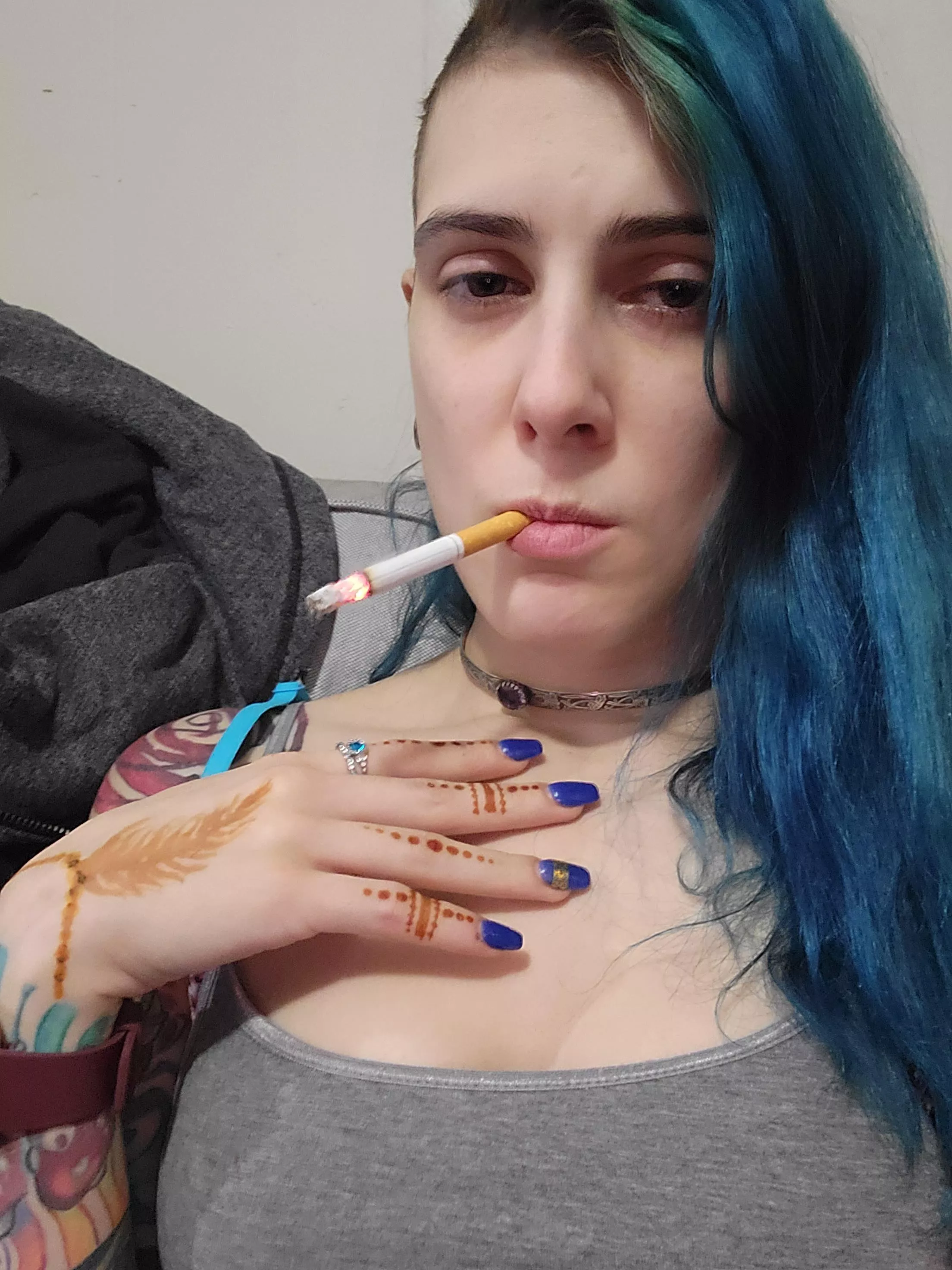 It's been a long day. Care to share a smoke? 🚬😘