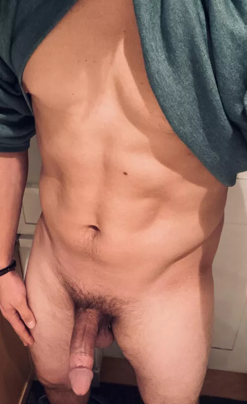 It’s been a while since the last time I was naked on here