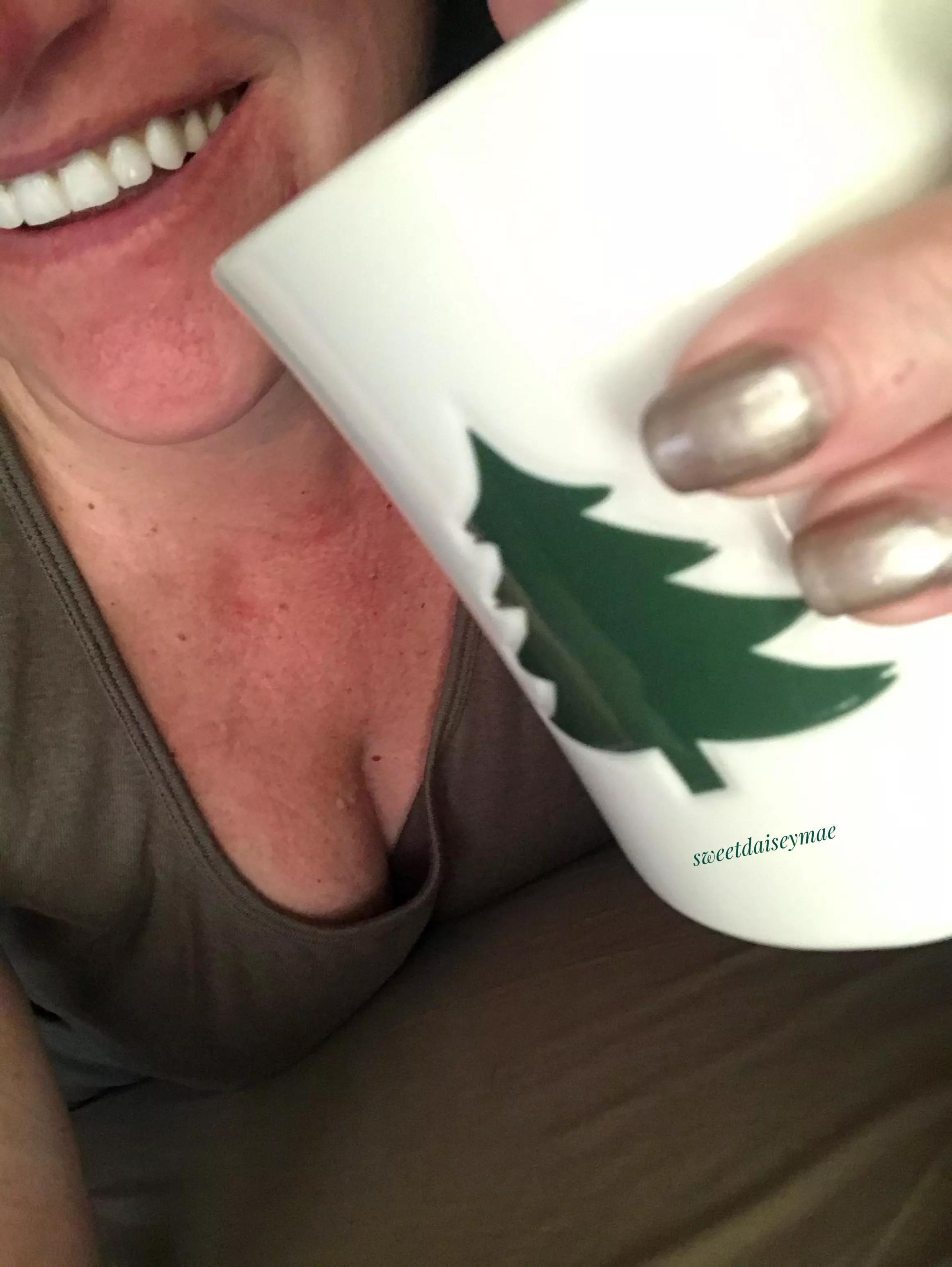 It’s beginning to look like Christmas…leave something under my tree?