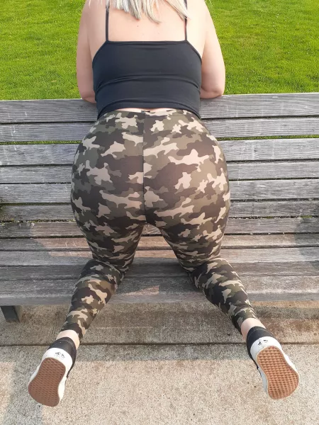 It's camouflage, look closerπ¬