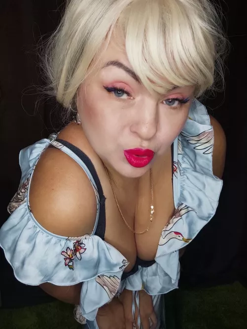 It's cool now, took some pictures of what I look like now, decided to go shopping to buy some new underwear殺