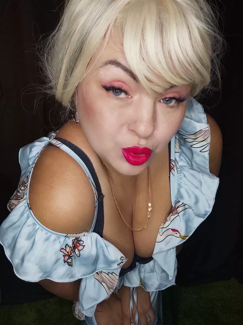 It's cool now, took some pictures of what I look like now, decided to go shopping to buy some new underwear