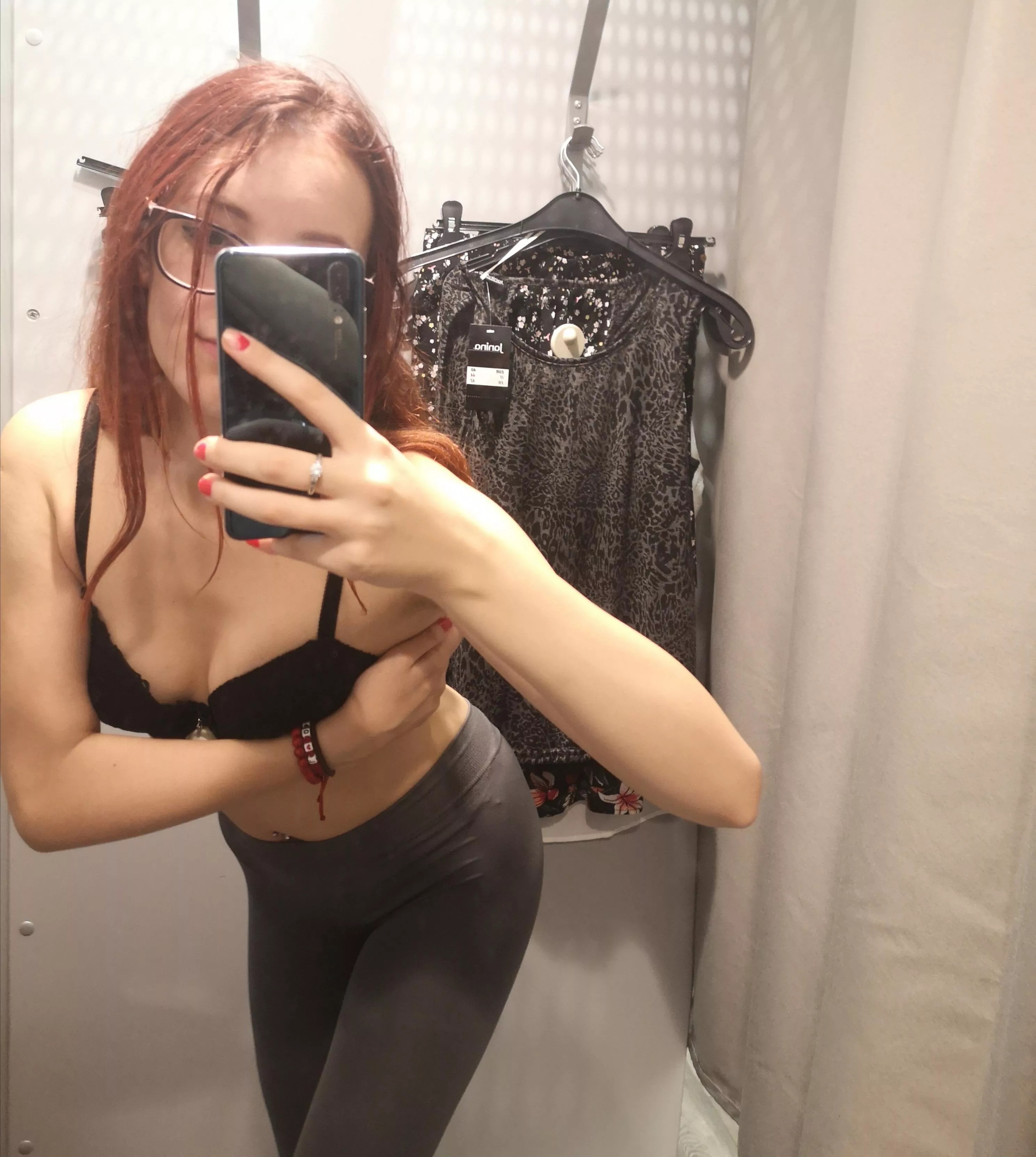 It's fun to go shopping without panties π It's fun to go shopping without panties π