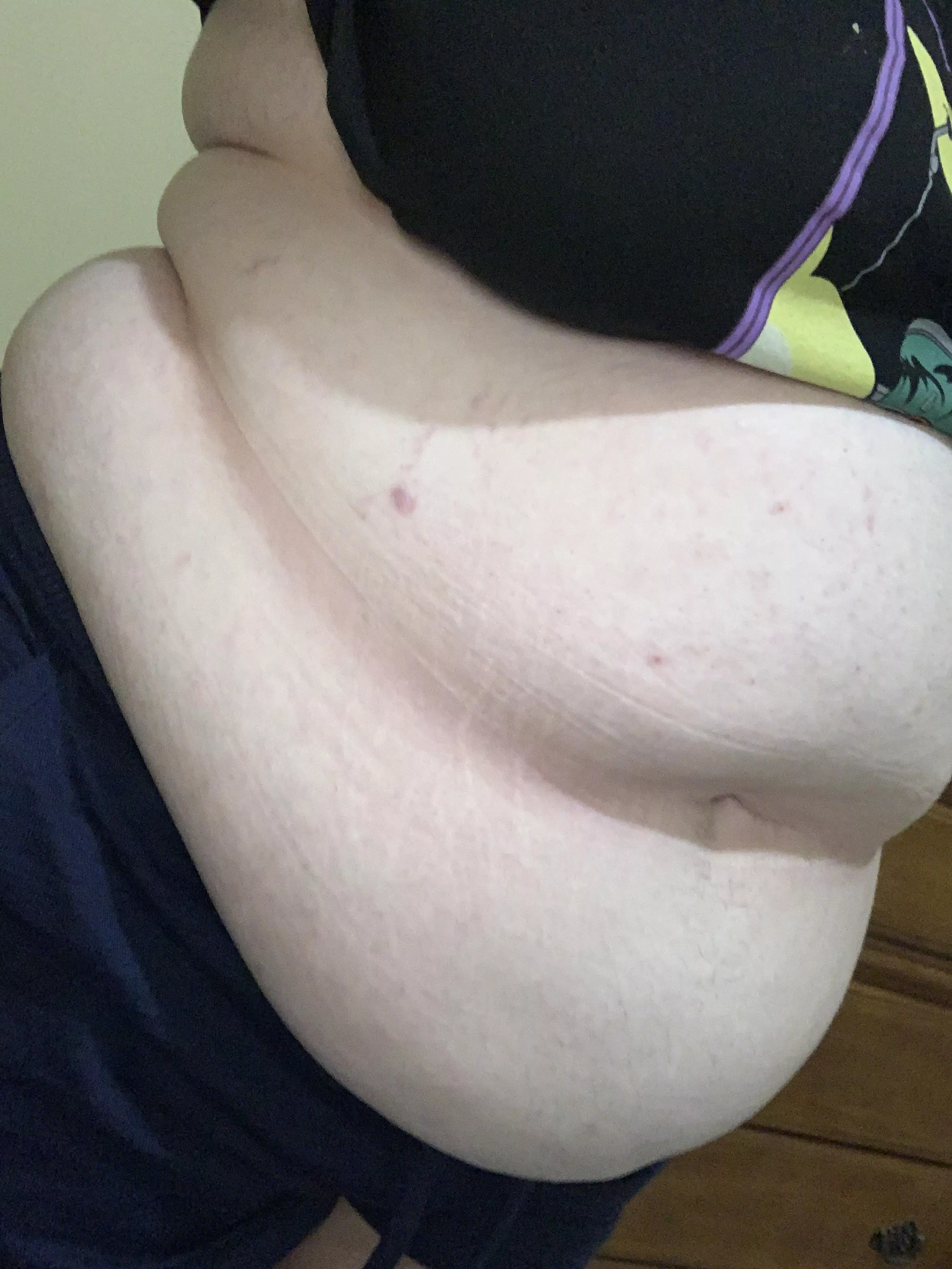 It’s getting pretty easy to push people around with how heavy and fat I am! Kik ca0600 It’s getting pretty easy to push people around with how heavy and fat I am! Kik ca0600