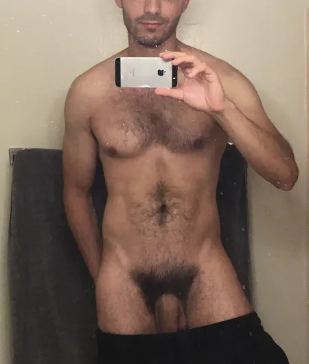 It’s honestly kinda intimidating how hot most dudes are in this sub but meh... why not 🤷♂️