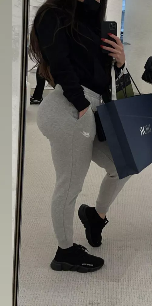 It’s important to stay comfy 🍑