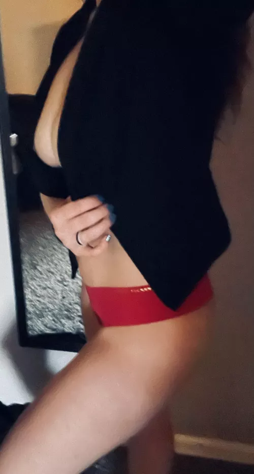 It’s Monday so that means back to the office! Is this outfit appropriate??