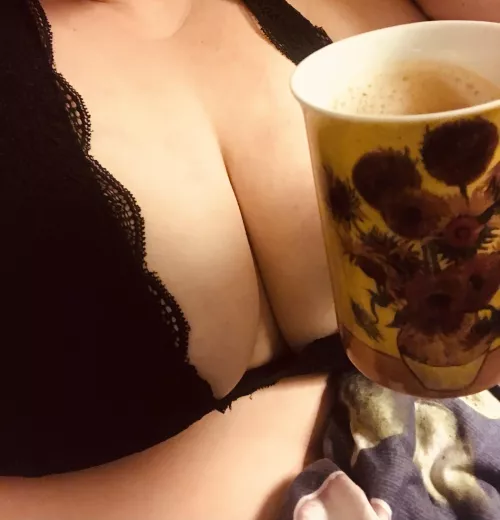 Itโs nice when the coffee comes to me!