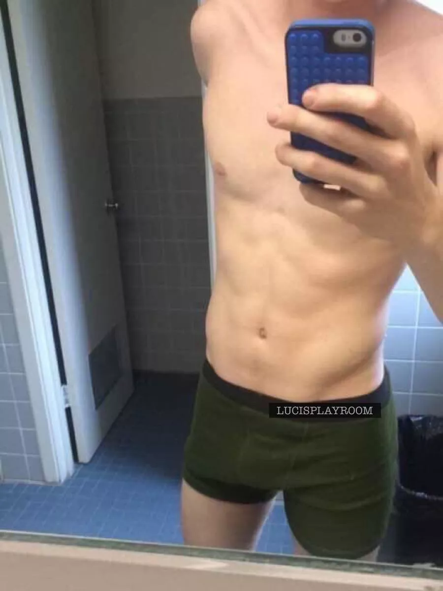 It’s pretty cold out there I should be wearing (m)ore clothes