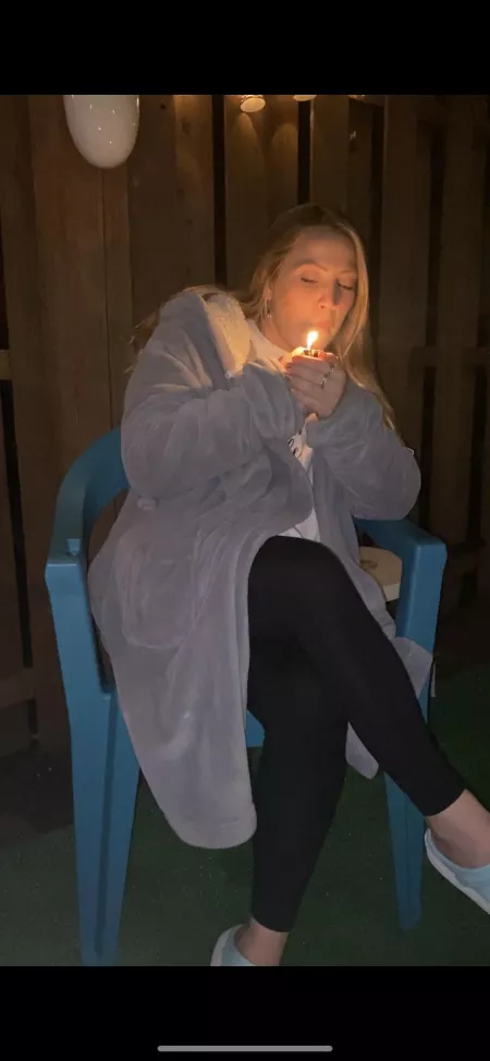 It’s robe season. If you know you know. 🚬🖤