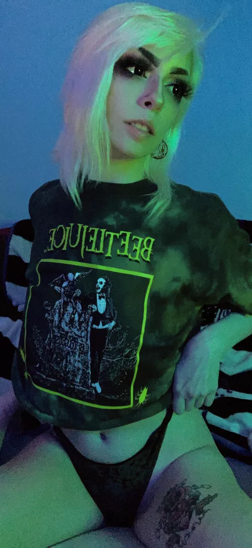 It’s spooky szn and I’m loving it💚💜🤍🖤