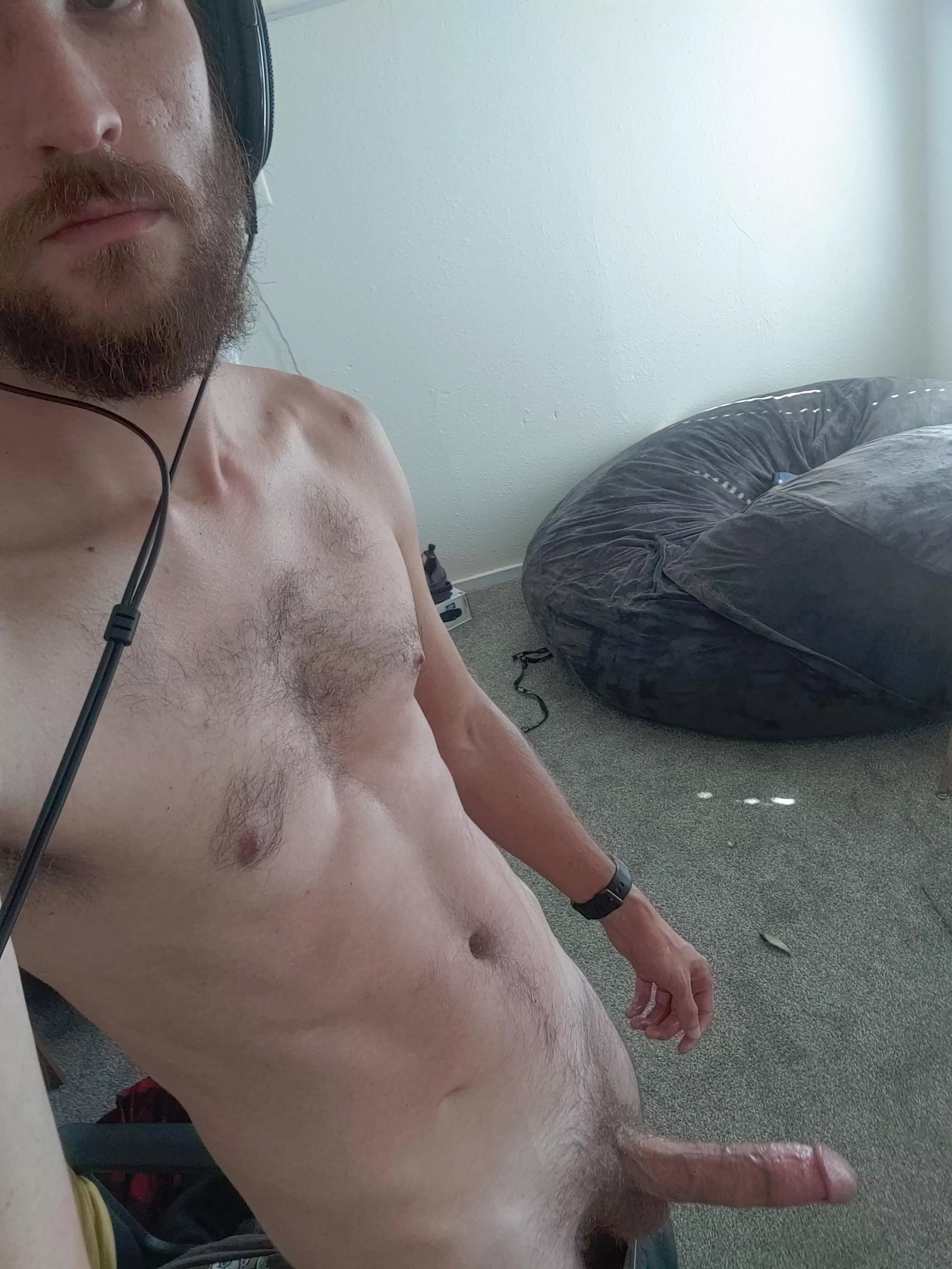 It's Sunday and the feeling of needing to shave is real. It's Sunday and the feeling of needing to shave is real.