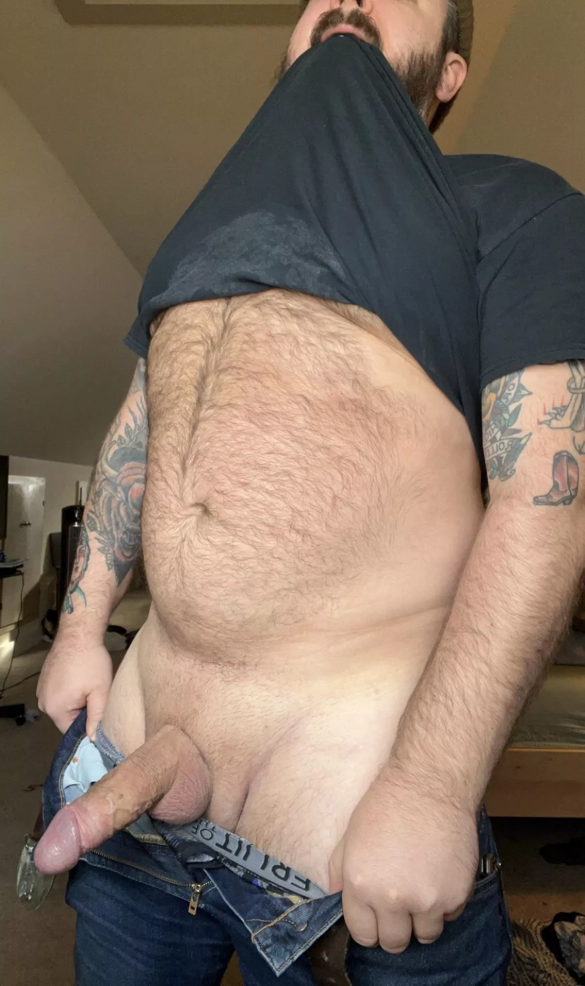 It’s the last Tshirt-in-the-Teeth Tuesday of the year so let’s make it a fuckin’ doozy, shall we? (37)