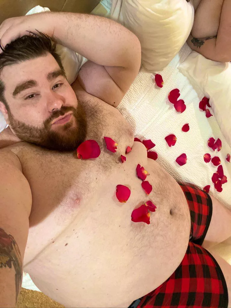 It’s the last Tummy Tuesday before Valentines Day! Who wants to be my Valentine?