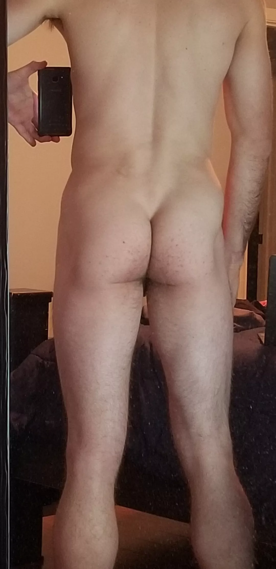 Its the long legs that keeps the ass in check😂