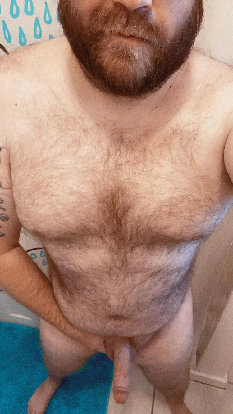 Itβs totally normal to spend 15 minutes taking pics before a shower, right? π
 Itβs totally normal to spend 15 minutes taking pics before a shower, right? π