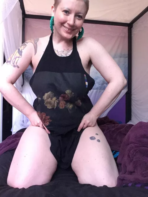 it's your favorite punk again! do you like my bed?