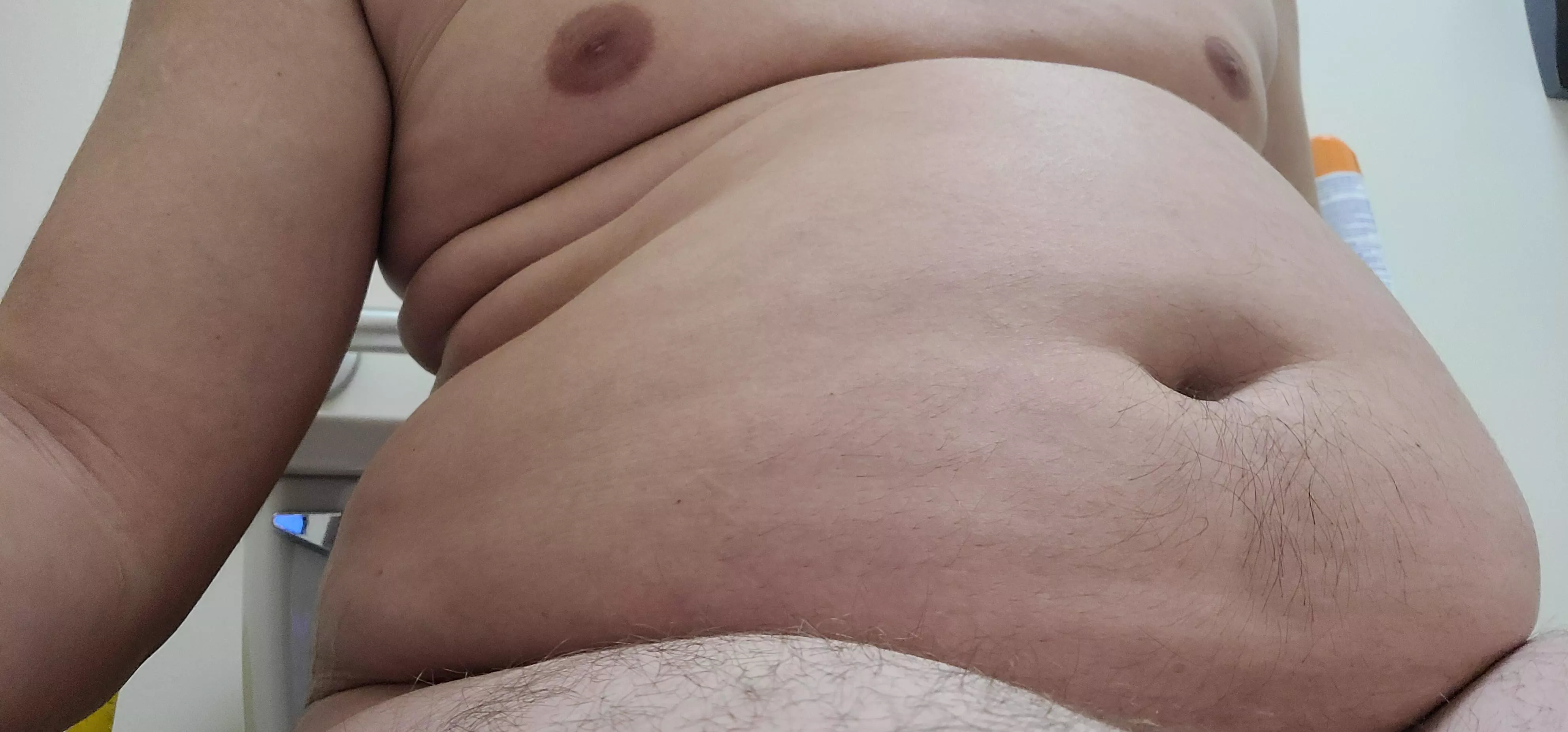 I've been eating 5k+ calories a day for the last month....How's it looking?? 🥵