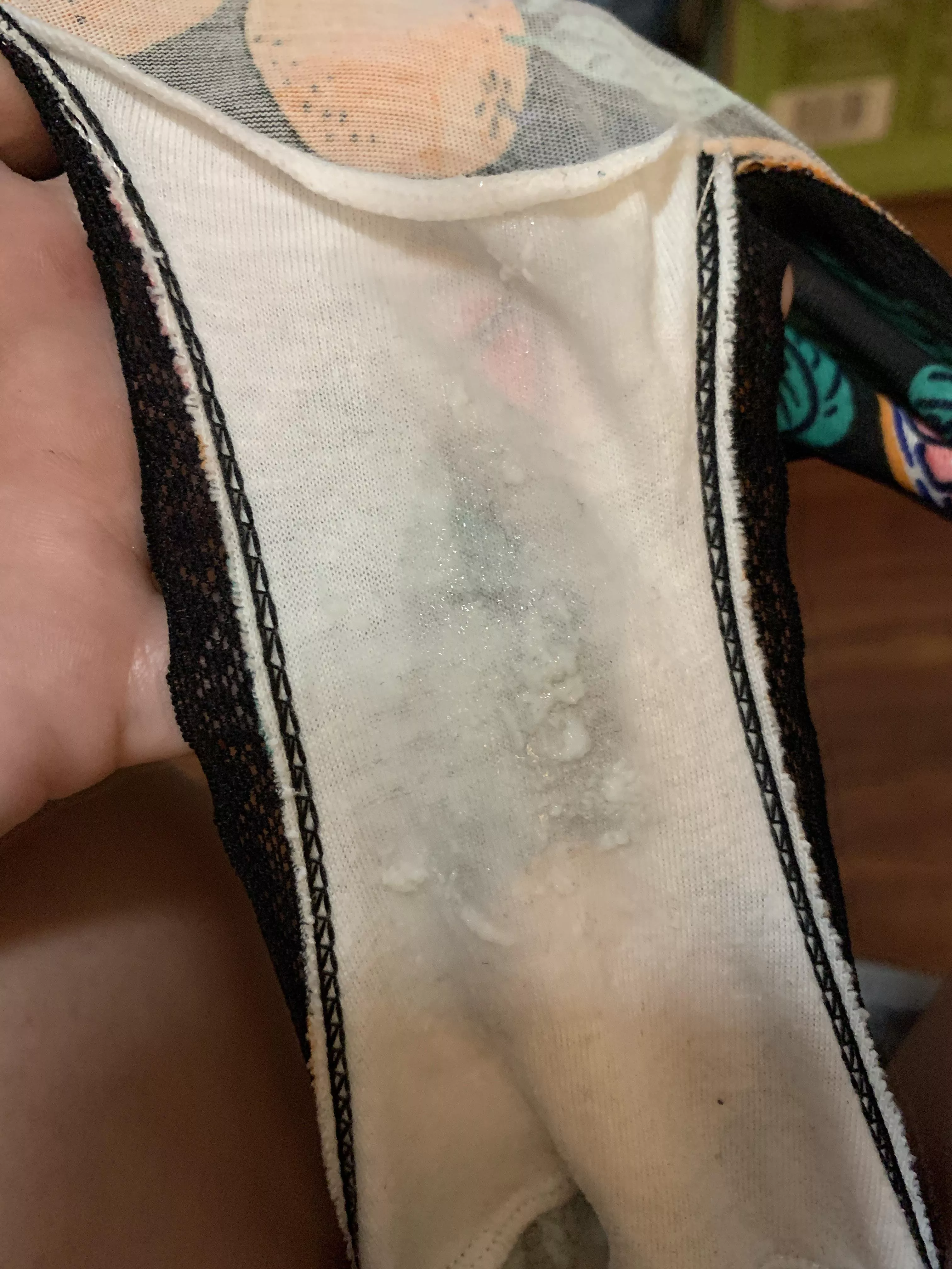 I’ve been extra wet and gushy lately😜💦