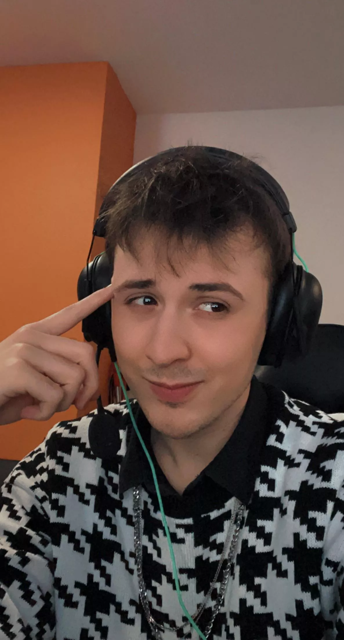 I’ve been low-key addicted to apex but also it’s fun 😂 I’ve been low-key addicted to apex but also it’s fun 😂