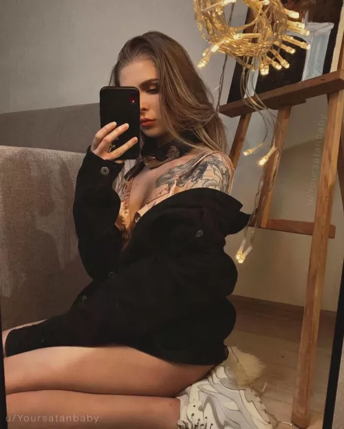 I’ve been pretty this year? 😈💜🥵🥰