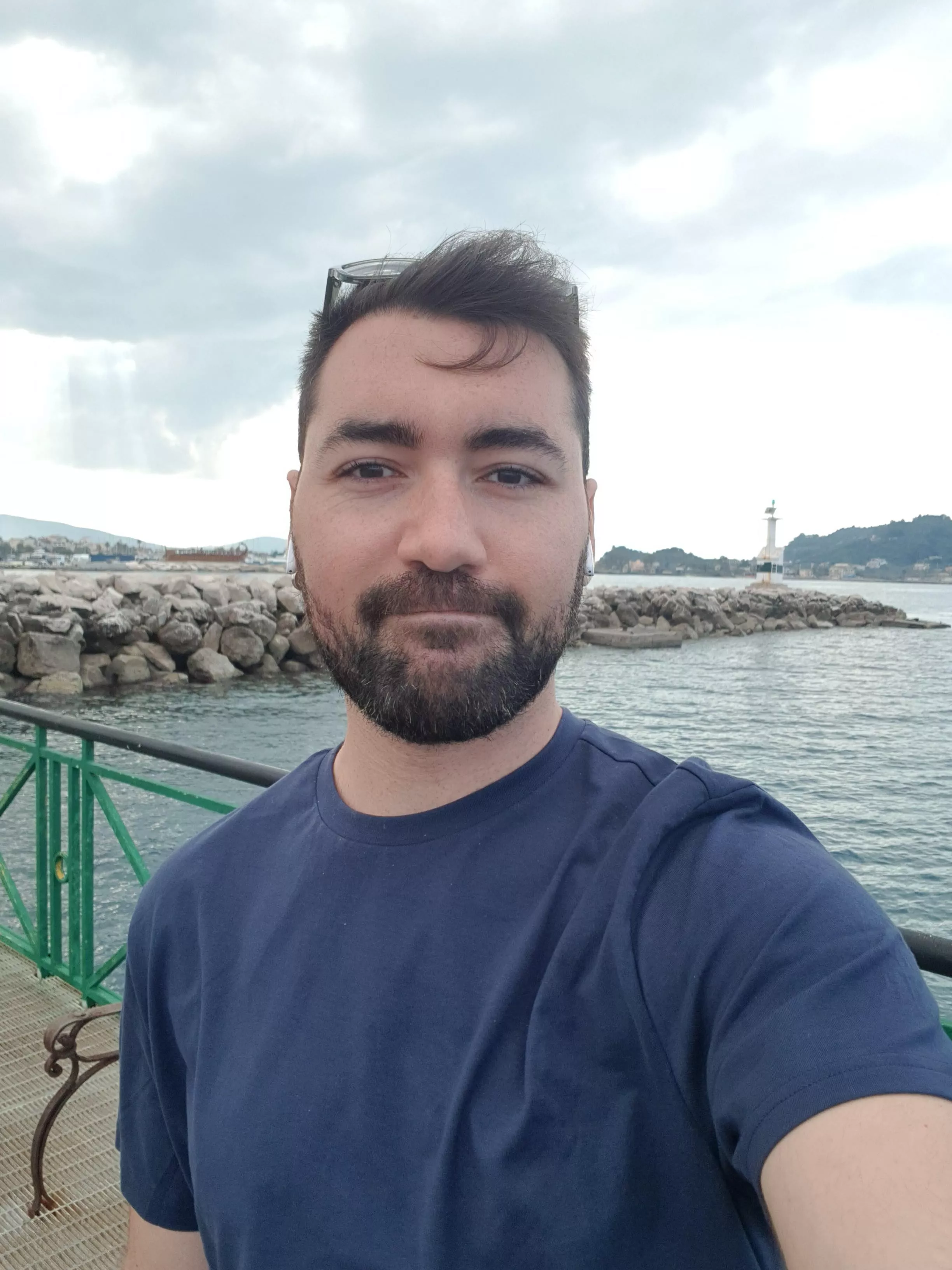 I've never felt beautiful,but in this pic (even though it's mediocre) I feel good