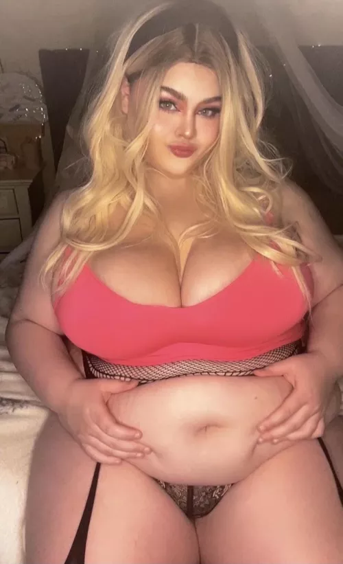 I’ve really been filling out my clothes lately 🥵