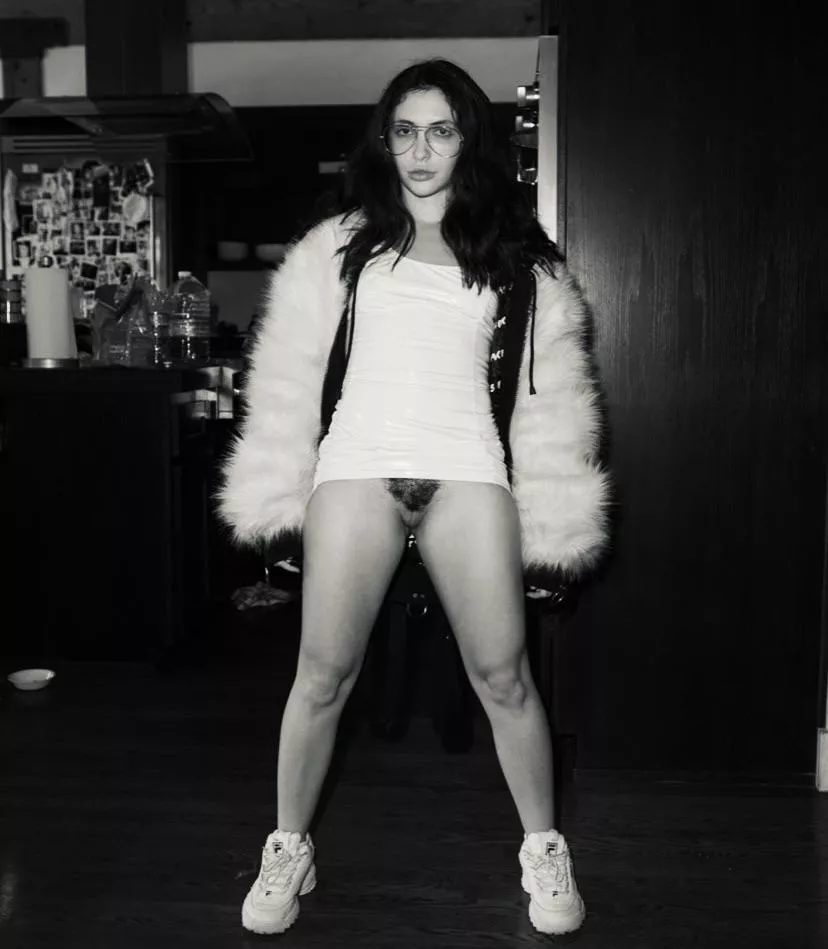 Jane Wilde has such a pretty bush 🤤