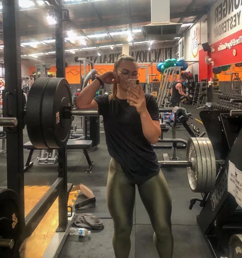 Jessica (jessica_bigbum)