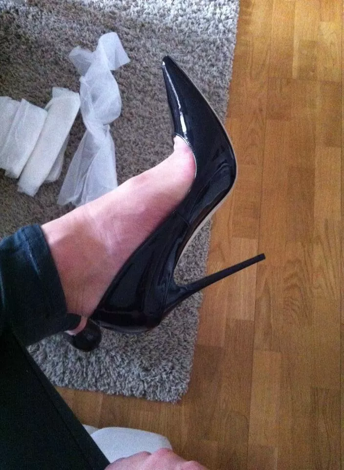 Jimmy Choo’s Anouk, my favorite sexy shoe 😍👠